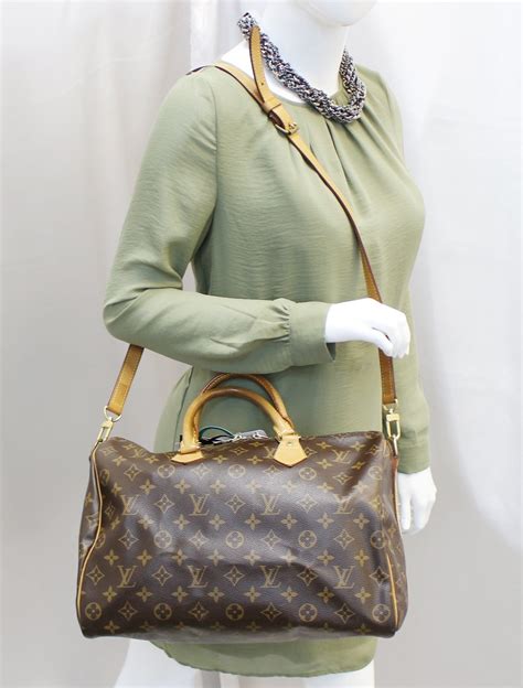 Products by Louis Vuitton: Speedy Bandoulière 35 Bag